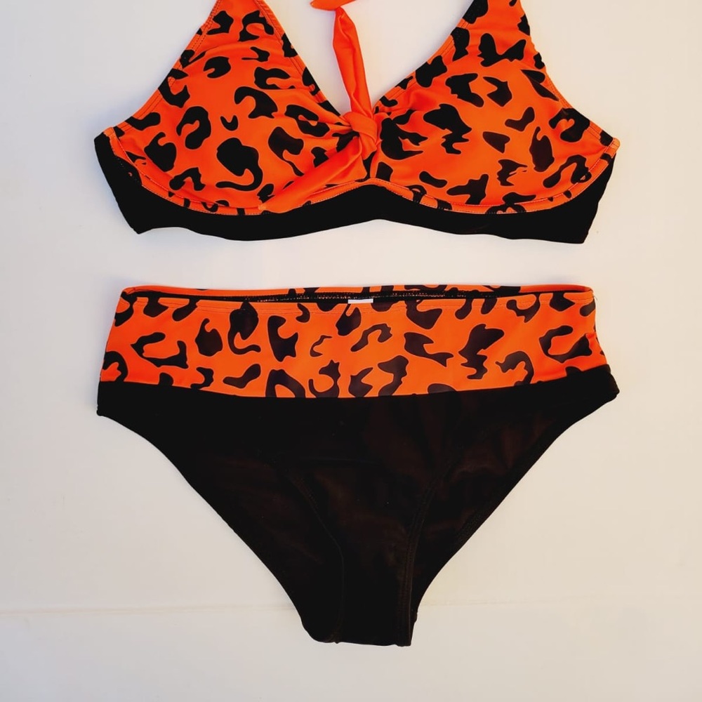 Low Rise Bikini Size Large - Picture 2 of 6